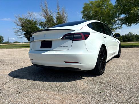 Used 2021 Tesla Model 3 Performance image 28