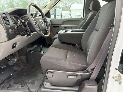 Used 2013 Chevrolet Silverado 2500 W/T image 2