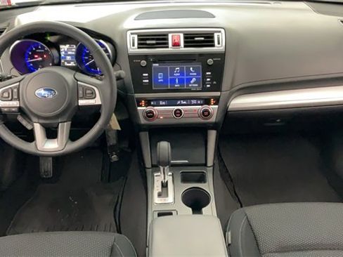 Used 2017 Subaru Outback 2.5i Premium image 3