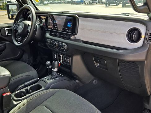 Used 2025 Jeep Gladiator Sport AWD/4WD image 24