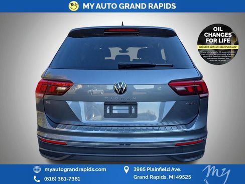 Used 2022 Volkswagen Tiguan SE image 6