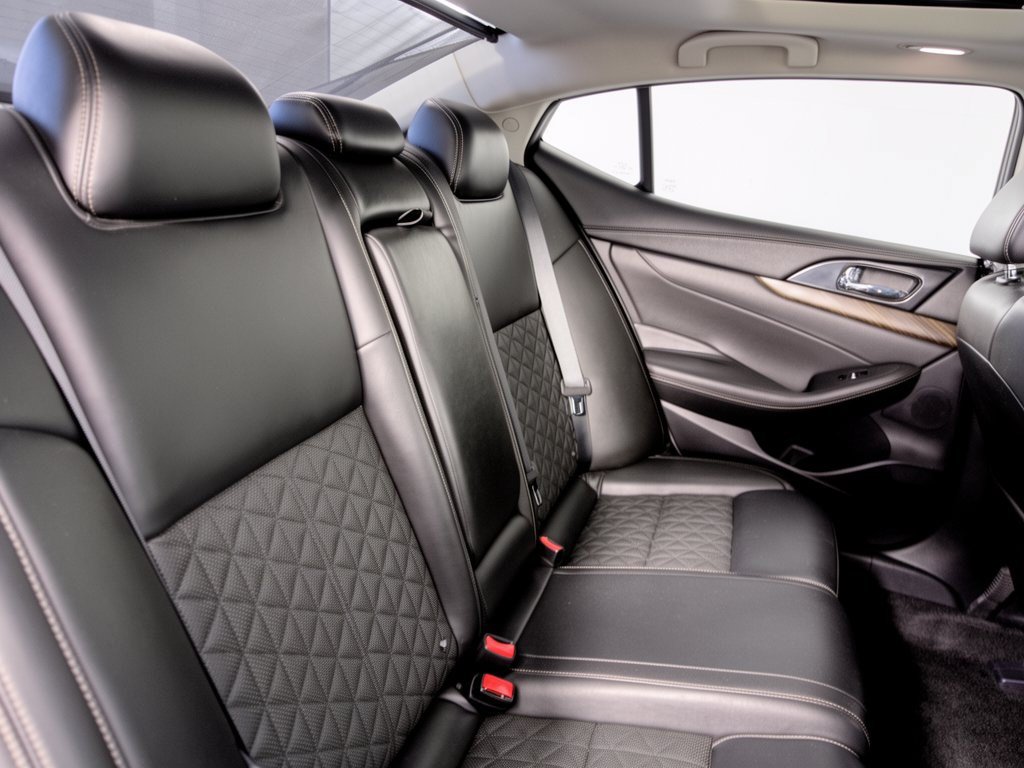 Used 2017 Nissan Maxima Platinum FWD image 29