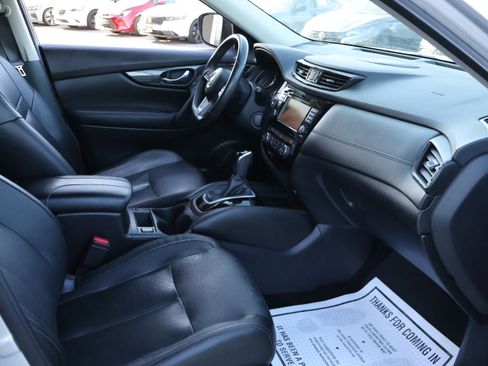 Used 2018 Nissan Rogue SL FWD image 7