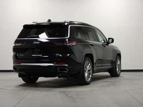 Used 2023 Jeep Grand Cherokee L Summit w/ Luxury Tech Group V image 4
