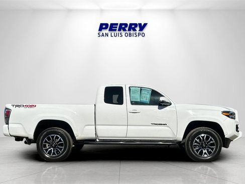 Used 2023 Toyota Tacoma TRD Sport image 3