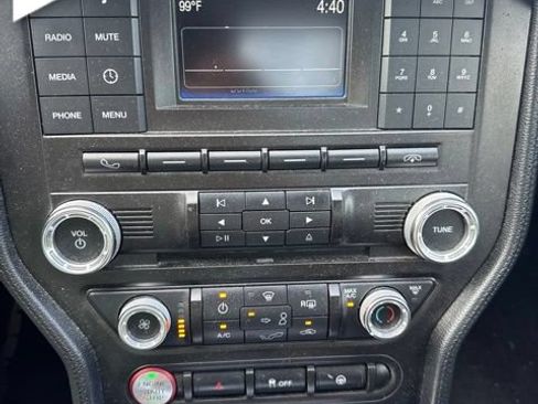 Used 2018 Ford Mustang Coupe RWD image 9