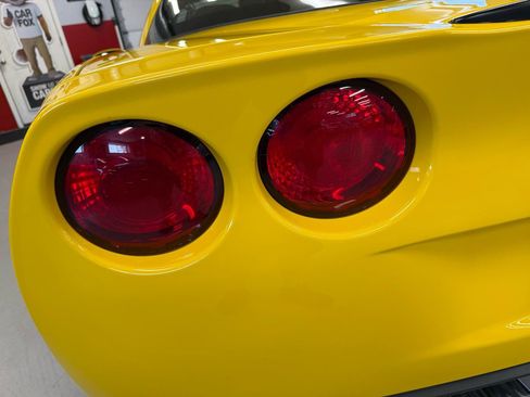Used 2011 Chevrolet Corvette Coupe w/ 1LT RWD image 12