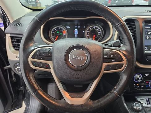 Used 2018 Jeep Cherokee Limited AWD/4WD image 14