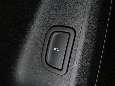Used 2024 Chevrolet Traverse Z71 AWD/4WD image 24