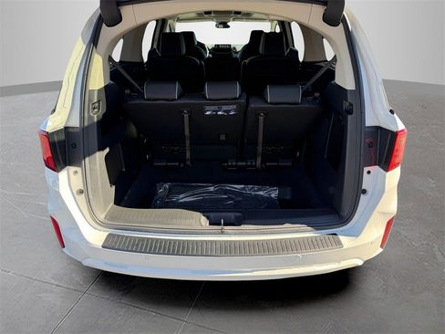 New 2026 Honda Odyssey Elite image 8