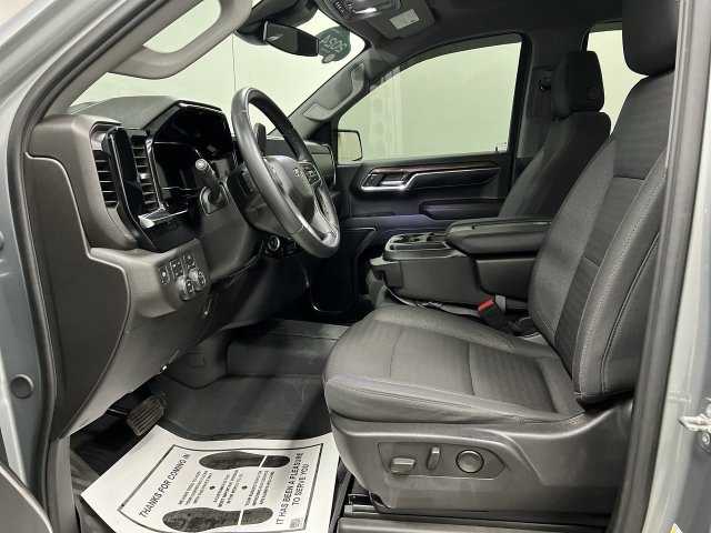 Used 2024 Chevrolet Silverado 1500 RST AWD/4WD image 19