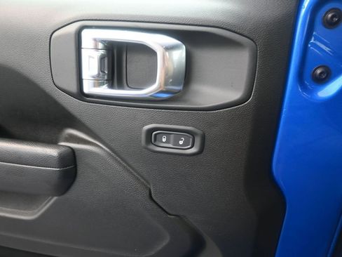 Used 2025 Jeep Wrangler Sport AWD/4WD image 13