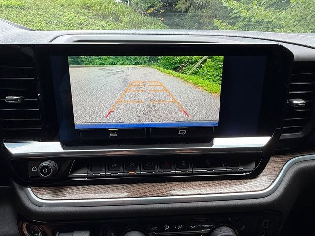 Used 2022 Chevrolet Silverado 1500 LT AWD/4WD image 23