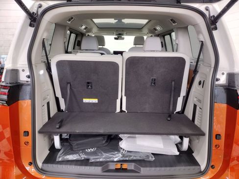 New 2025 Volkswagen ID. Buzz 1st Edition image 19