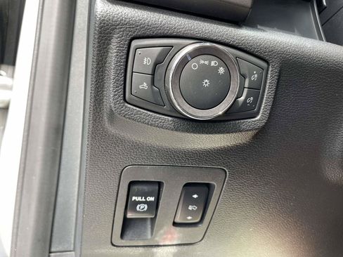 Used 2018 Ford F150 XLT w/ Equipment Group 302A Luxury AWD/4WD image 18