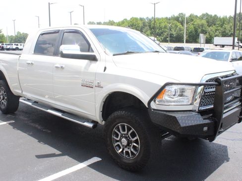 Used 2017 RAM 2500 Laramie w/ Convenience Group AWD/4WD image 4