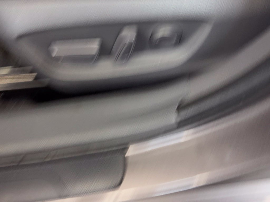 Used 2020 Toyota Camry SE FWD image 12