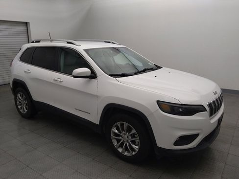 Used 2021 Jeep Cherokee Latitude Lux w/ Mopar Interior Package FWD image 11