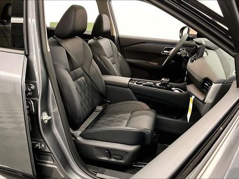 New 2026 Nissan Rogue Platinum AWD/4WD image 37