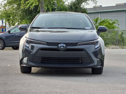 Certified 2025 Toyota Corolla LE FWD image 8