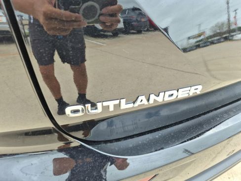 New 2026 Mitsubishi Outlander ES image 30