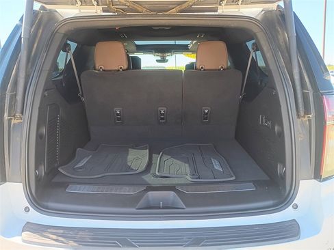 Used 2022 Chevrolet Suburban High Country w/ Premium Package image 14