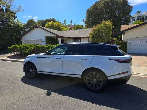 Used 2018 Land Rover Range Rover Velar R-Dynamic SE AWD/4WD image 2