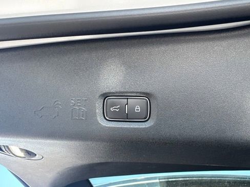 Used 2025 Ford Expedition Platinum AWD/4WD image 7