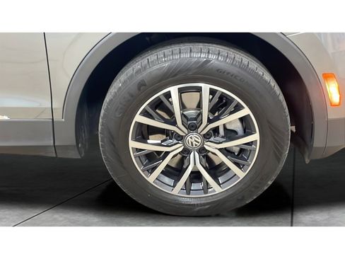 Used 2020 Volkswagen Tiguan S image 19