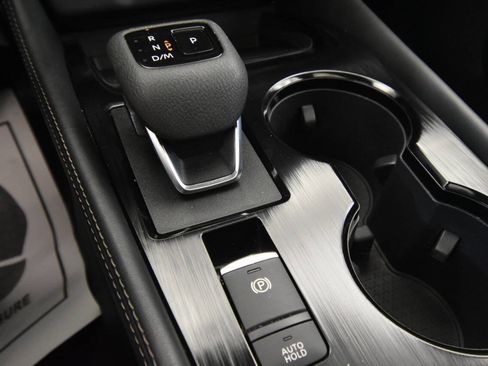 Used 2023 Nissan Rogue SL AWD/4WD image 20