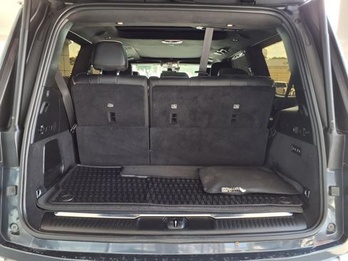 Used 2023 Jeep Grand Wagoneer Series III AWD/4WD image 8