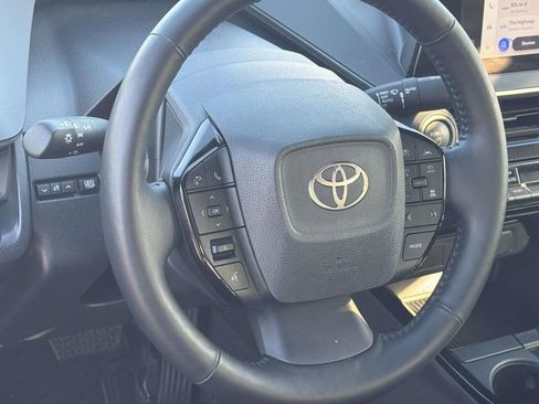 Used 2025 Toyota Prius XLE FWD image 10
