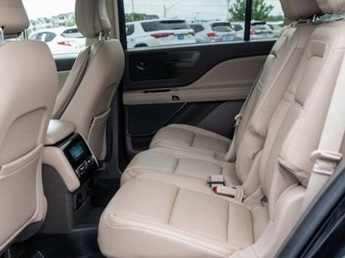 Used 2020 Lincoln Aviator Reserve w/ Elements Package Plus AWD/4WD image 11