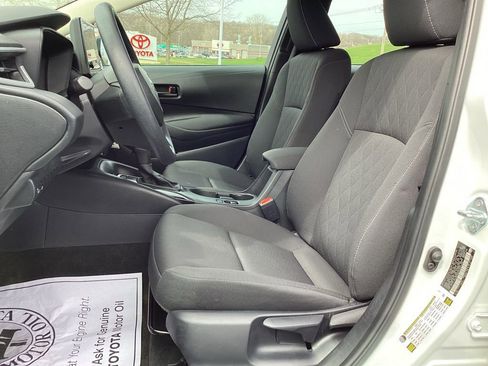 Used 2025 Toyota Corolla LE image 10