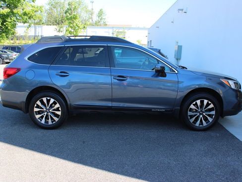 Used 2017 Subaru Outback 2.5i Limited AWD/4WD image 33