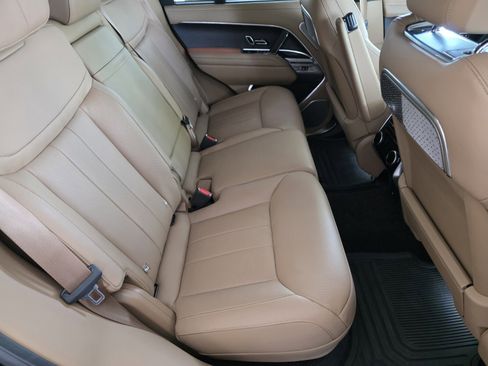 Used 2025 Land Rover Range Rover Autobiography image 5