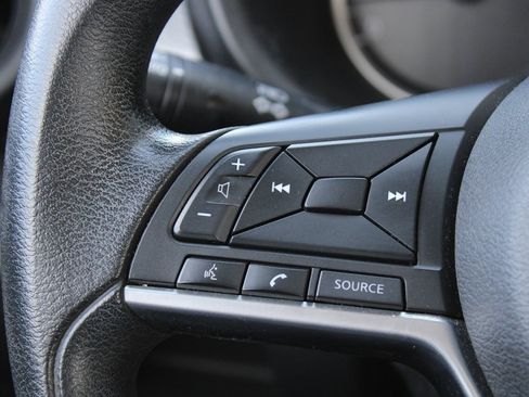 Used 2019 Nissan Kicks S image 24