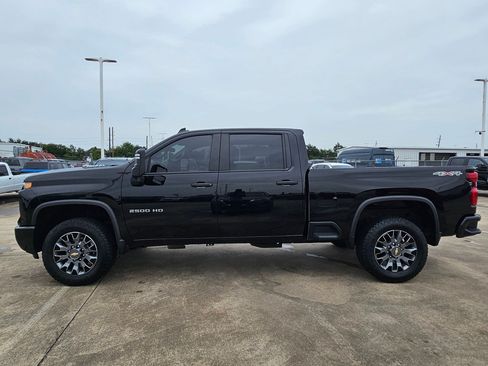 Used 2025 Chevrolet Silverado 2500 Custom w/ Custom Convenience Package AWD/4WD image 9