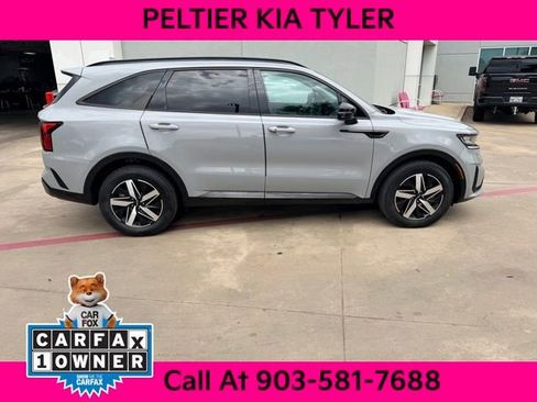 Certified 2023 Kia Sorento EX w/ Panoramic Sunroof Package FWD image 15