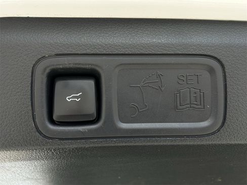 Used 2024 Ford Expedition Limited image 36