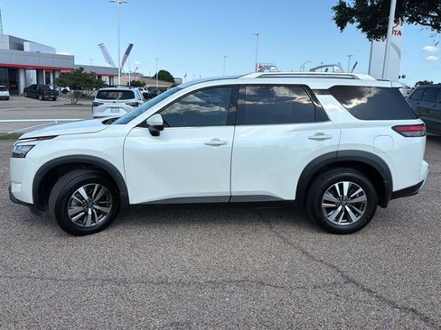 Used 2023 Nissan Pathfinder SL AWD/4WD image 6
