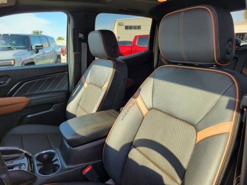 Used 2024 GMC Canyon AT4 w/ AT4 Premium Package image 12