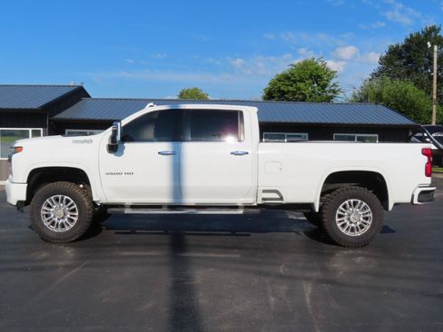 Used 2022 Chevrolet Silverado 3500 High Country w/ Safety Package II AWD/4WD image 3