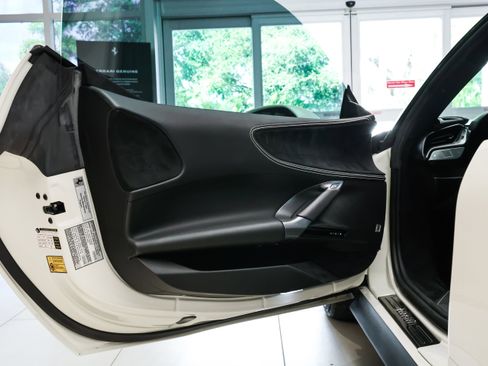 Used 2023 Ferrari SF90 Stradale image 41