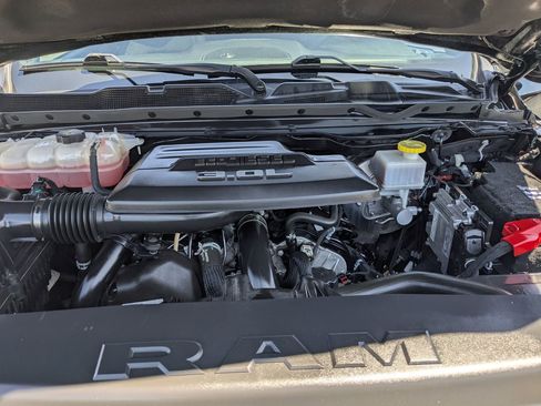 Used 2022 RAM 1500 Big Horn AWD/4WD image 32