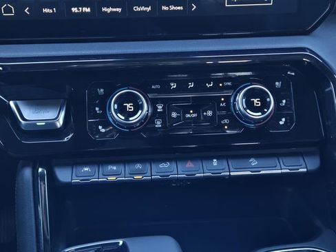 Used 2024 GMC Sierra 1500 AT4 w/ Technology Package image 21