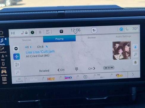 Used 2024 Jeep Wrangler Unlimited Rubicon 4xe image 31