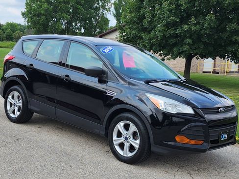 Used 2016 Ford Escape S FWD image 2