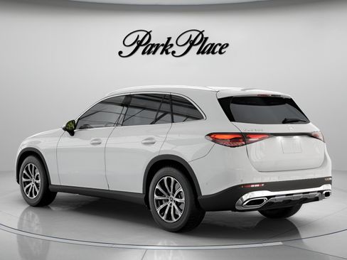 Used 2026 Mercedes-Benz GLC 300 4MATIC image 13