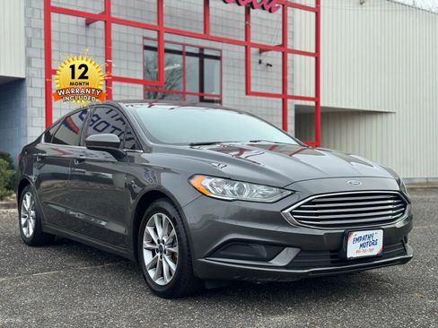 Used 2017 Ford Fusion SE image 11